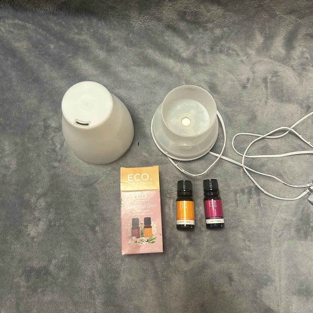 InnoGear Aromatherapy Essential Oil Diffuser & ECO Goddess Duo Essential Oils